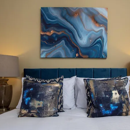 בית נופש The Clifton Townhouse, 5bed With Hot Tub, King Bed *