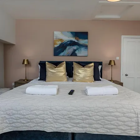 The Clifton Townhouse, 5bed With Hot Tub, King Bed Скарборо