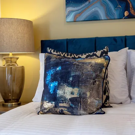 The Clifton Townhouse, 5bed With Hot Tub, King Bed