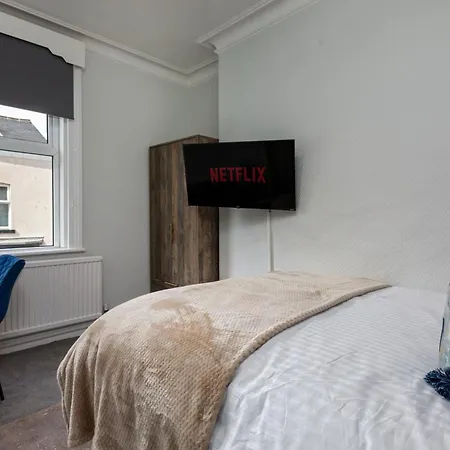The Clifton Townhouse, 5bed With Hot Tub, King Bed בית נופש סקארבורו